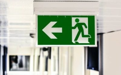 BHV cursus op locatie, mogelijke vluchtroutes en nooduitgangen zijn belangrijk bij het BHV ontruimingsplan.